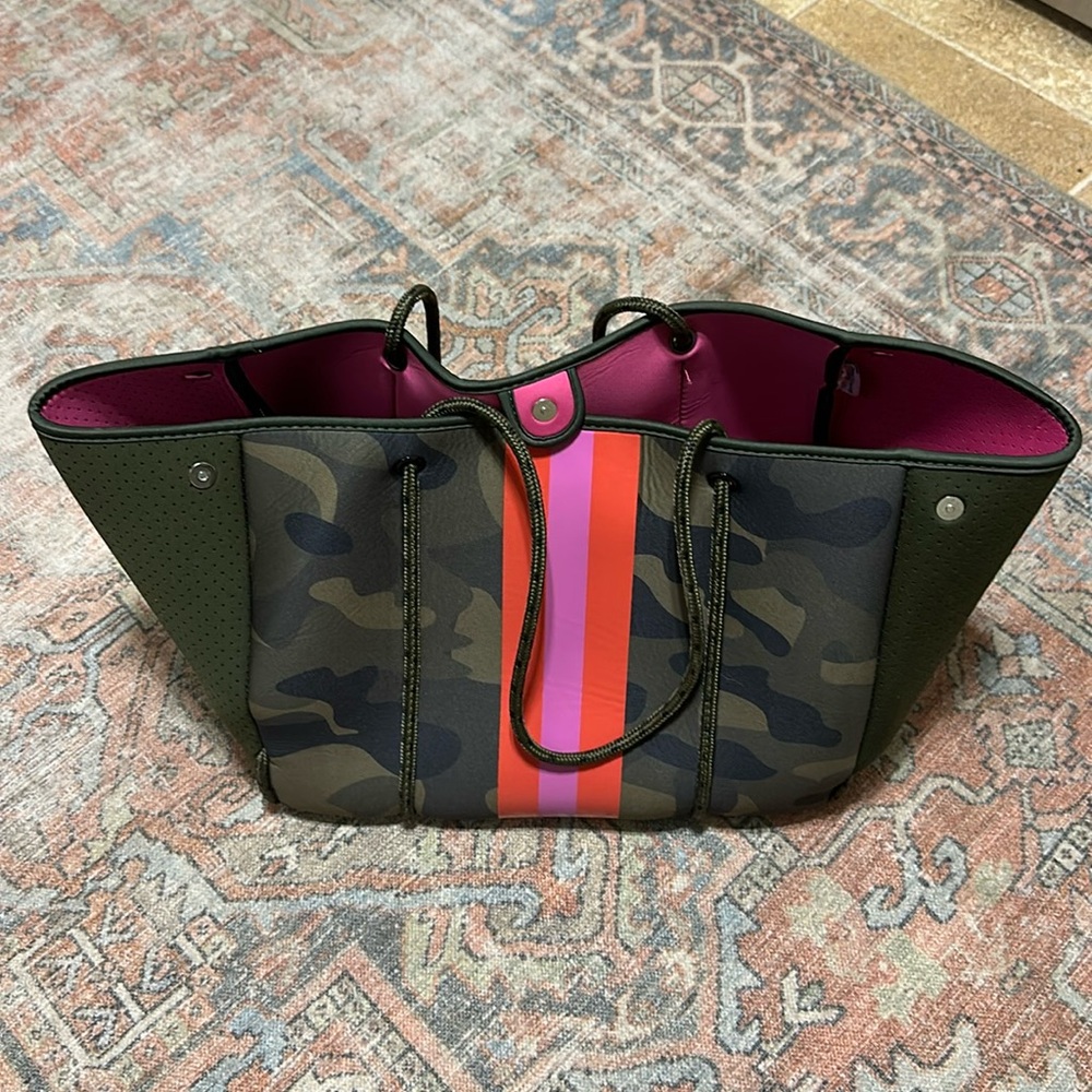 Social Threads Camo and pink tote